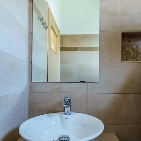 Hotel apartamentowy Irini