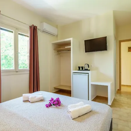 Irini Hotel apartamentowy Skyros