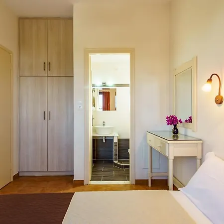 Irini Apart-hotel 4*